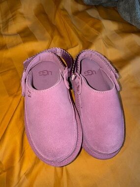UGG Kids Pink Suede Moccasin Slip-Ons
